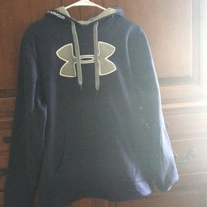Men's Under Armour sweatshirt
